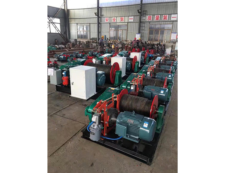 非標定制卷揚機